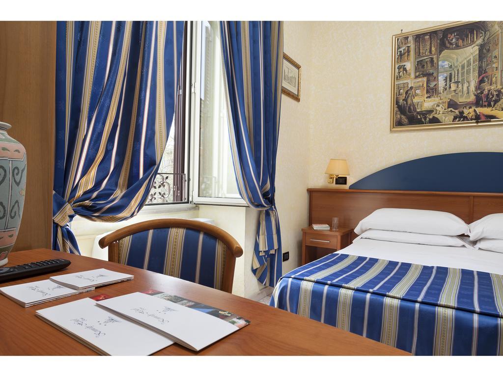 Kennedy Hotel 3*